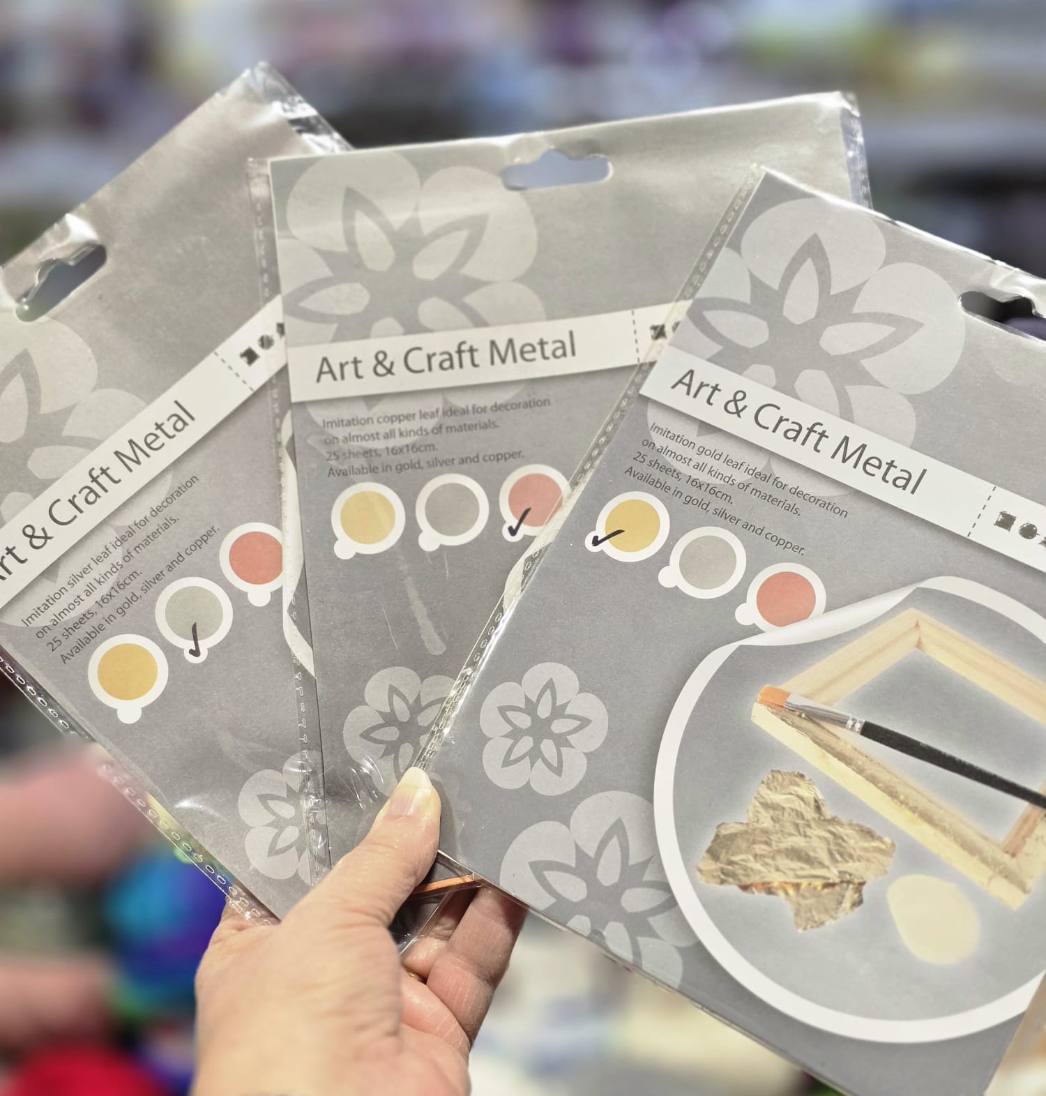 Imitation Leaf Gilding Foil, 16cm Sheets, Pack of 25 - Image 1
